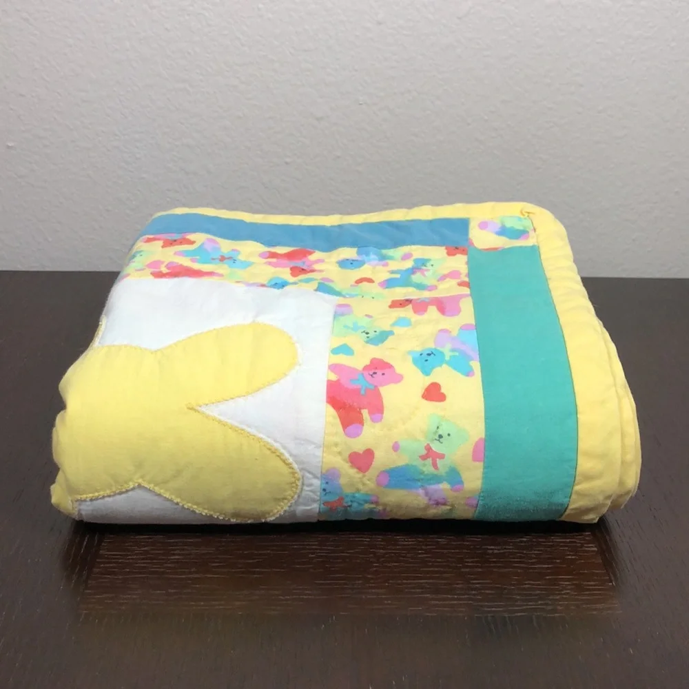 Vintage Grandma Hand Made Patchwork Teddy Bears & Rainbow Bears Cute Crib Quilt‎